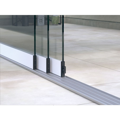Glasschiebewand (3-spurig) mit 8 mm Sicherheitsglas